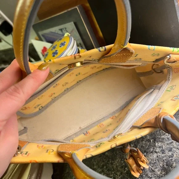 Vintage Dooney & Bourke Yellow Multicolor Logo Tote - Picture 5 of 16